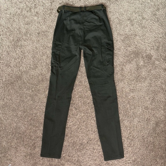 Cargo Skinny Jeans from Fashion Nova in a size Small (26-27 waist) - Picture 2 of 5